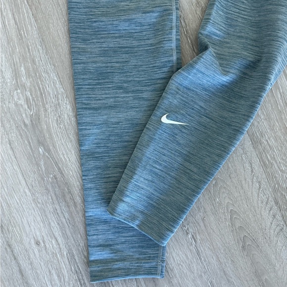 Nike yoga  Leggins ——NEW NEW NEW——🔥🔥🔥 never never worn ! - Picture 2 of 10